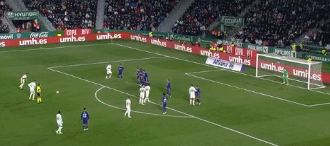 图片报：多特有意引入小斯坦科维奇