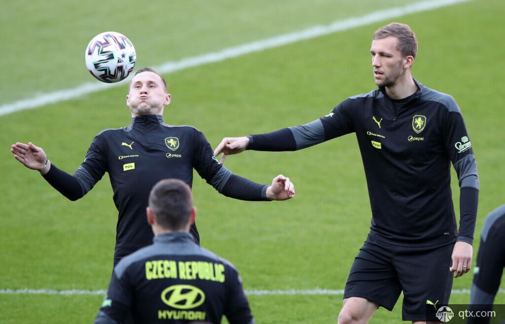 伯恩利的 伯恩利的